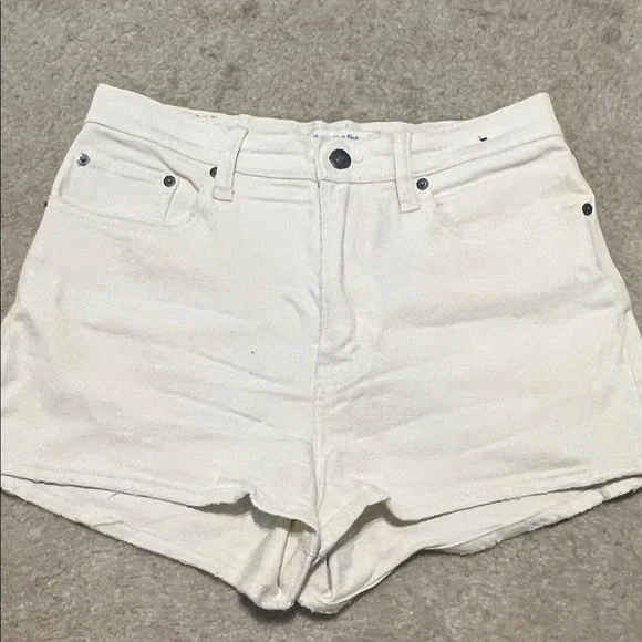 Abercrombie and Fitch High Rise Mom Short - Picture 1 of 5